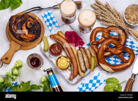 Traditional Oktoberfest food Stock Photo - Alamy