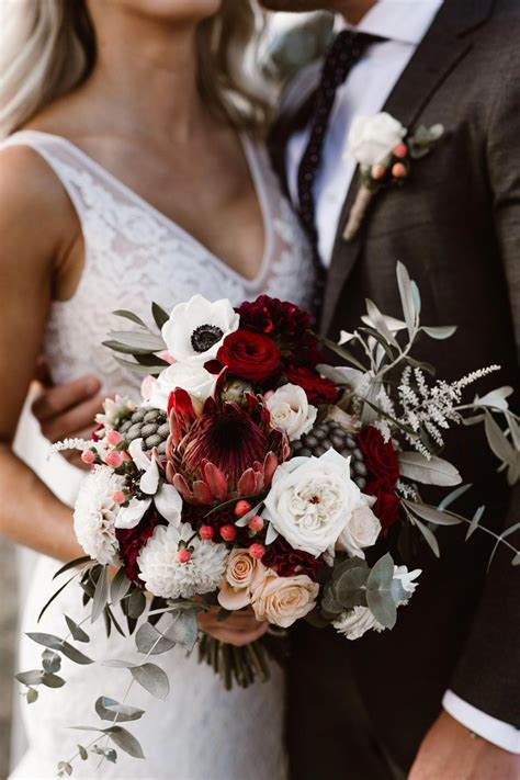 20 Romantic Red Wedding Bouquets | Red bouquet wedding, Winter wedding bouquet, Fall wedding ...