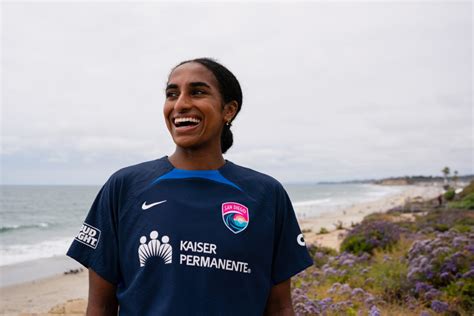 Naomi Girma signs three-year extension with San Diego; club option ...