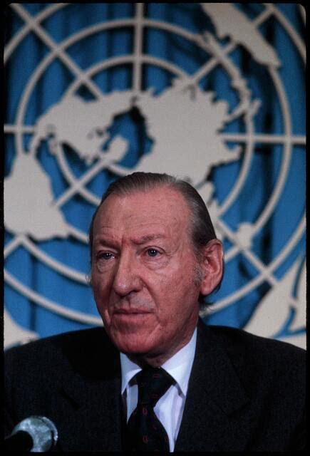 [Kurt Waldheim, press conference at the United Nations, New York] | Library of Congress