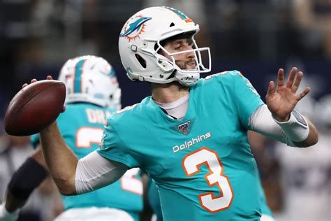 Miami Dolphins / Miami Dolphins QB Josh Rosen 'alright' in first start ...