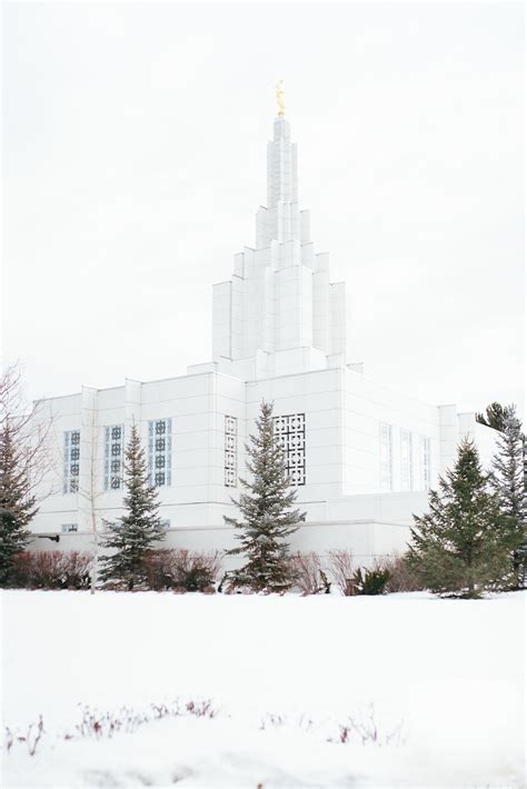 Idaho-falls-temple-winter-wedding-1