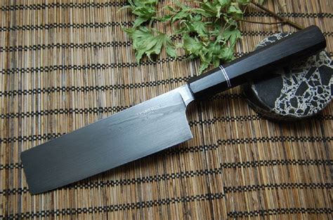 Difference Between a Nakiri Knife and a Chef's Knife set?