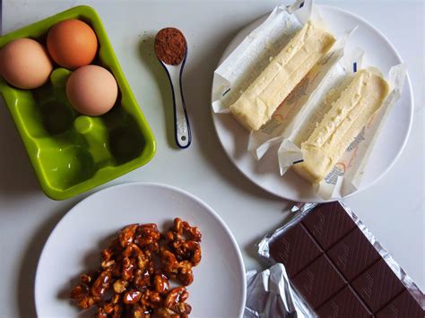 Simply Romanesco: Chocolate Cake with Walnut Brittle