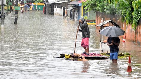 Assam's Dhemaji, Dibrugarh, Lakhimpur Districts Hit by Flood; River Brahmaputra Flowing Over ...