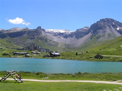 File:Tignes summer.JPG