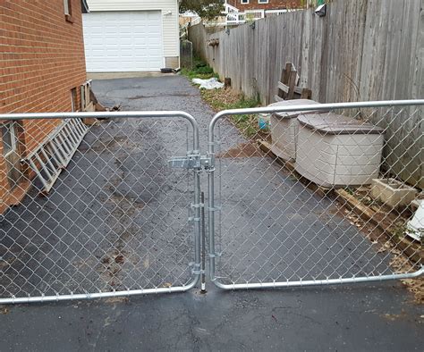 Dog-Proof Chain Link Fence Double Gate Latch : 4 Steps - Instructables