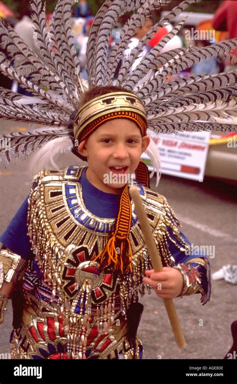 Aztec warrior costume hi-res stock photography and images - Alamy