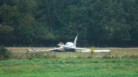 3 dead, 3 injured in plane crash west of Michigan airport