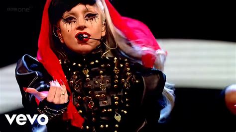 Lady Gaga - Judas (Live at The Graham Norton Show) Legendado - YouTube