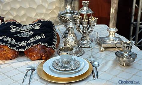 What to Expect at a Shabbat Meal - Mitzvahs & Traditions