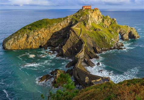 MyBestPlace - San Juan de Gaztelugatxe, a Breathtaking Ocean Pathway