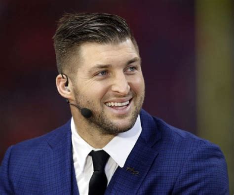 Tim Tebow Biography - Facts, Childhood, Family Life & Achievements