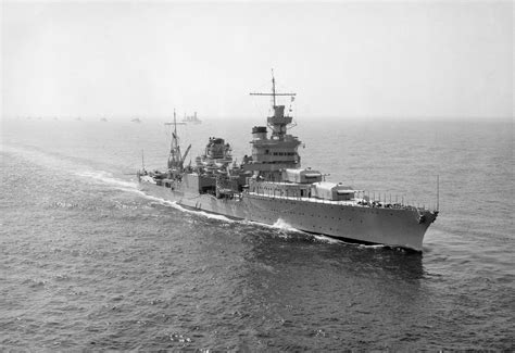 File:USS Indianapolis (CA-35) underway in 1939.jpg - Wikipedia, the free encyclopedia