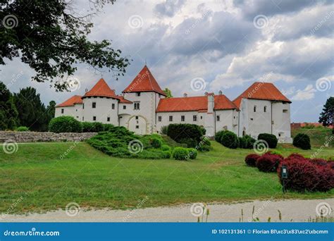 Varazdin Castle in Varazdin, Croatia. Editorial Photo - Image of building, classicist: 102131361