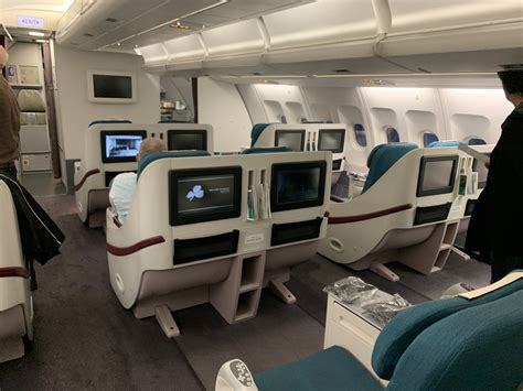 Aer Lingus A330 business class review - cheap but not cheerful! - Turning left for less