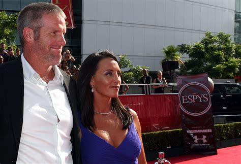 Deanna Favre, Brett's Wife: 5 Fast Facts You Need to Know