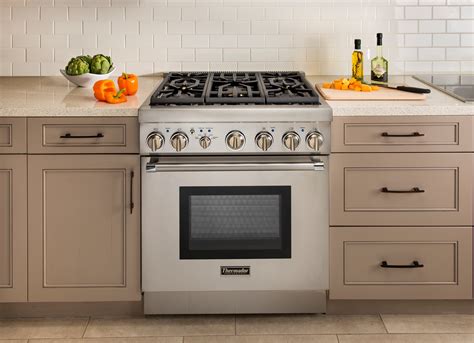 Thermador 30” Five-Burner Pro Harmony® Range by Thermador Home Appliances wins 2016 ADEX Award.