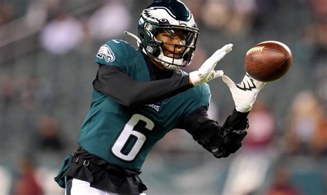 DeVonta Smith breaks DeSean Jackson’s Eagles’ rookie receiving record