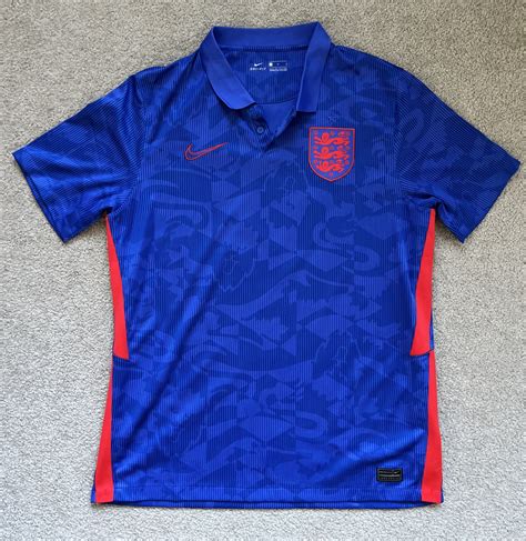 England Away football shirt 2020 - 2022.