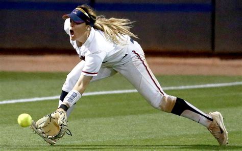 Arizona Wildcats softball team gets back on winning track with ...