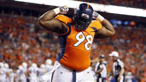 Horse Tracks: Terrance Knighton receives the 2014 Darrent Williams Good Guy Award - Mile High Report