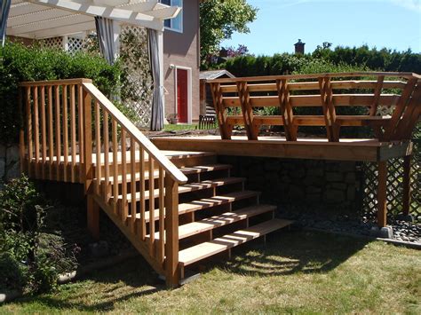 Deck, Stairs and Bench - VictoriaRenovations.ca