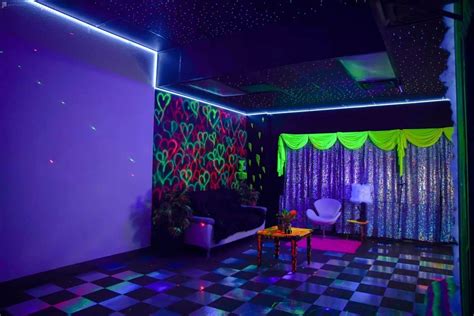 Glow In The Dark Room Decoration Ideas | Shelly Lighting