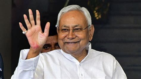 Bihar teachers' protest: Nitish Kumar assures alliance partners of ...