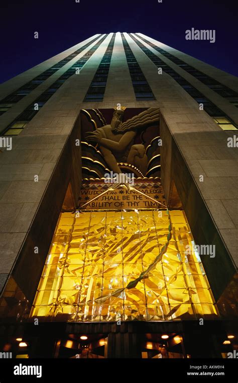 Manhattan New York USA The Art Deco facade of the Rockefeller Center Stock Photo - Alamy