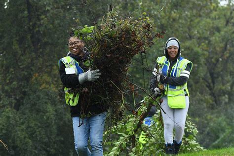 Become a volunteer | Forest Preserve District of Will County