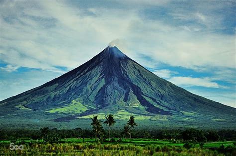 Mayon volcano, Philippines, 2463 masl. By many considered the most ...