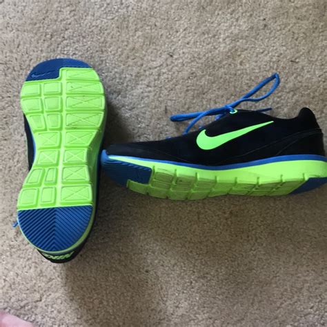 Nike Tennis Shoes - Gem