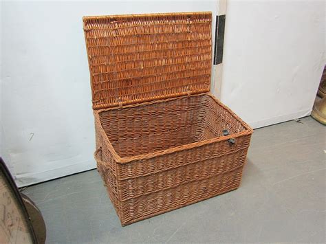 0410230 Large Wicker Basket With Lid ( H 48cm x 78 x 50 ) x 6 off ...