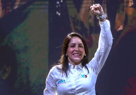 Luisa González pide el voto para "retomar el control" de Ecuador y ...