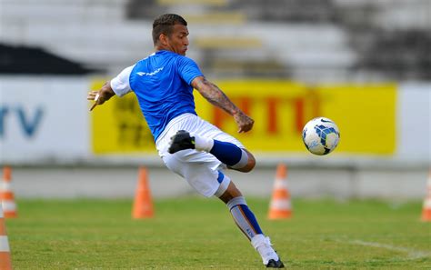 Recuperado, Ramirez segue treinando e espera nova chance no Santa Cruz | globoesporte.com