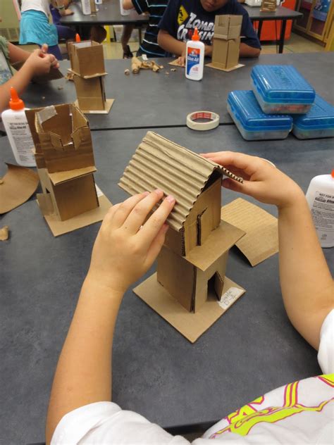 Zilker Elementary Art Class: Fourth Grade House Sculptures