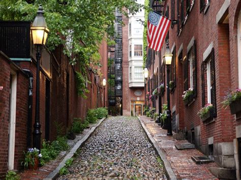 Boston Walking Tour: Boston's Classic Tour since 1976