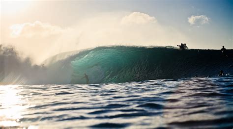 HAWAIIAN FLAVOR | SURFLINE.COM