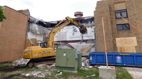 Following roof collapse, remaining school building deemed safe for ...