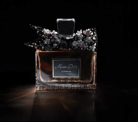 Elisabeth e Perfumes: Miss Dior Le Parfum... Um Mimo Dior
