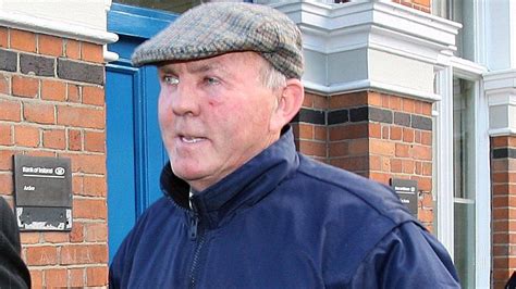 Prosecution opens in Thomas 'Slab' Murphy tax case in Dublin - BBC News
