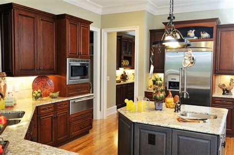 34 Gorgeous Kitchens with Stainless Steel Appliances