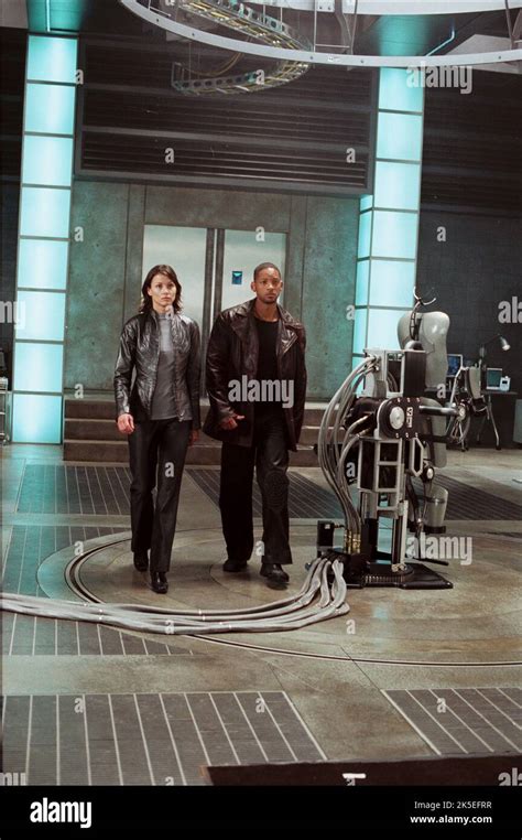 BRIDGET MOYNAHAN, WILL SMITH, I ROBOT, 2004 Stock Photo - Alamy