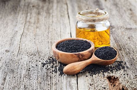 16 Benefits of Black Seed Oil (Nigella sativa) - SelfDecode Supplements