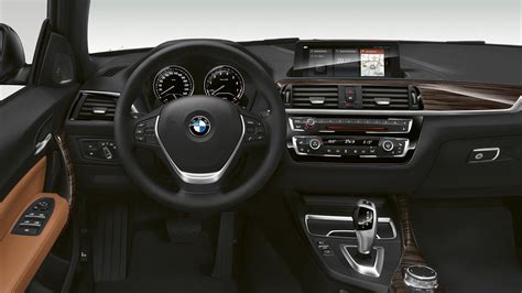 Convertible cars 2 Series: Sporty character | BMW Bahamas