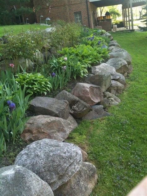 Top 30 slope landscaping ideas hilly front yard 14 | Rock garden ...