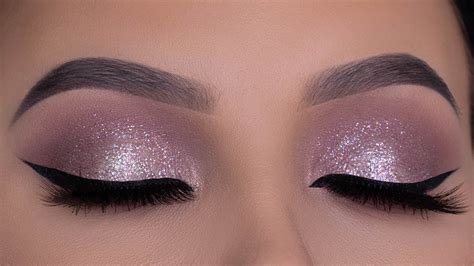 Soft Wearable Purple Glitter Eye Makeup Tutorial | Purple Holiday ...