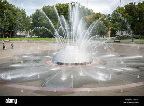 International Fountain at Seattle Center, Seattle Stock Photo - Alamy