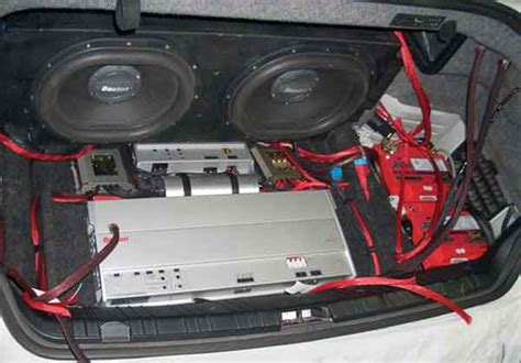 Installing the subwoofer in the car | Car in my DNA